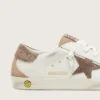 Young Super-Star en piel blanca con estrella de ante gris oscuro e inserciones de ante beige