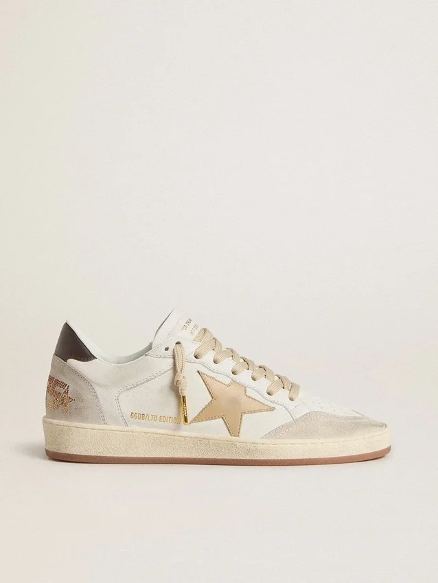 Zapatillas Ball Star LTD para mujer con estrella beige y lengüeta negra en el talón