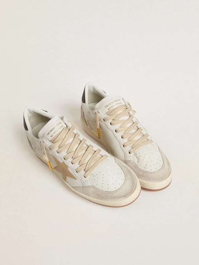 Zapatillas Ball Star LTD para mujer con estrella beige y lengüeta negra en el talón