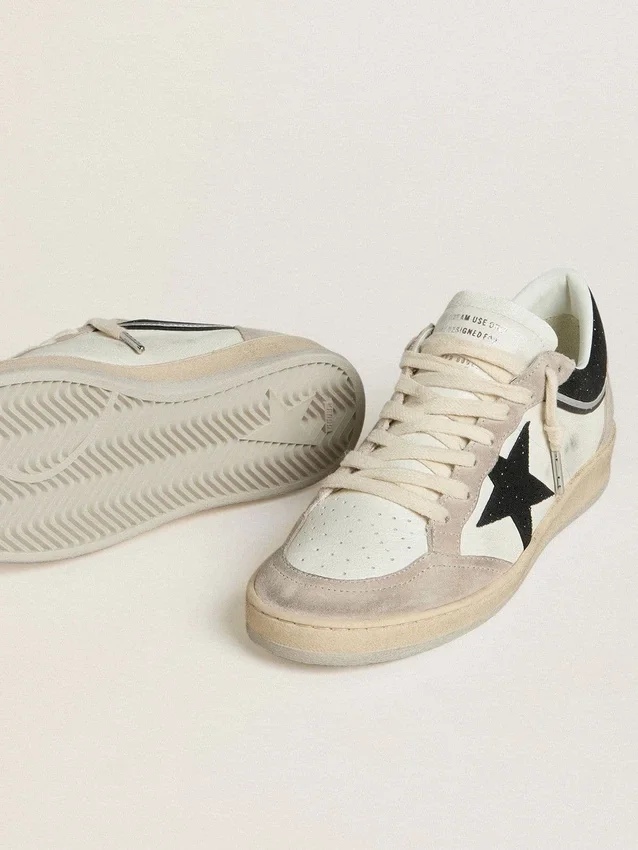 Zapatillas Ball Star LTD para mujer en napa con estrella de cristal negro e inserciones de ante beige