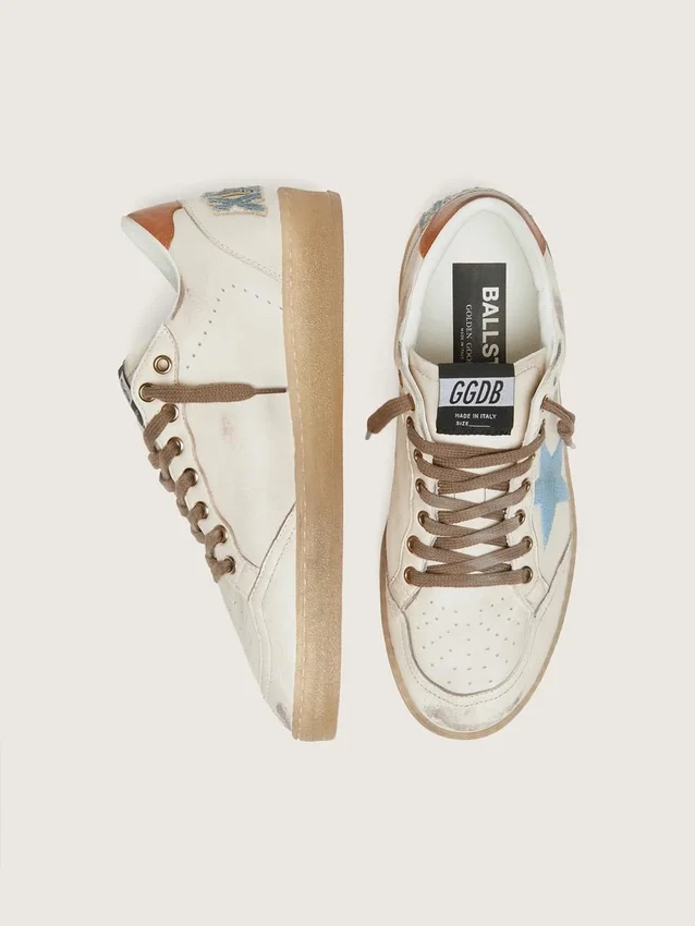 Zapatillas Ball Star LTD para mujer en piel blanca con estrella bordada en azul claro