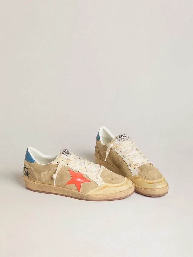 Zapatillas Ball Star para hombre en ante beige con estrella de piel coral y lengüeta del talón de napa azul