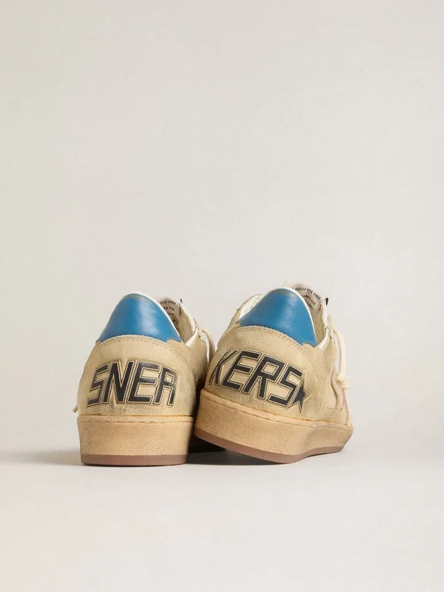 Zapatillas Ball Star para hombre en ante beige con estrella de piel coral y lengüeta del talón de napa azul