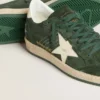 Zapatillas Ball Star para hombre en ante verde con estrella de cuero blanco y lengüeta en el talón