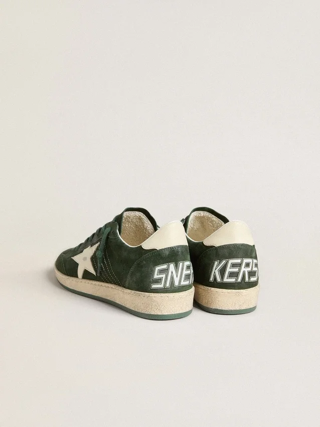 Zapatillas Ball Star para hombre en ante verde con estrella de cuero blanco y lengüeta en el talón