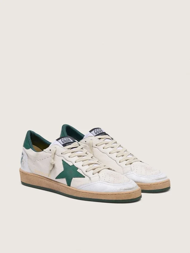 Zapatillas Ball Star para hombre en napa blanca con estrella y lengüeta en el talón de piel verde
