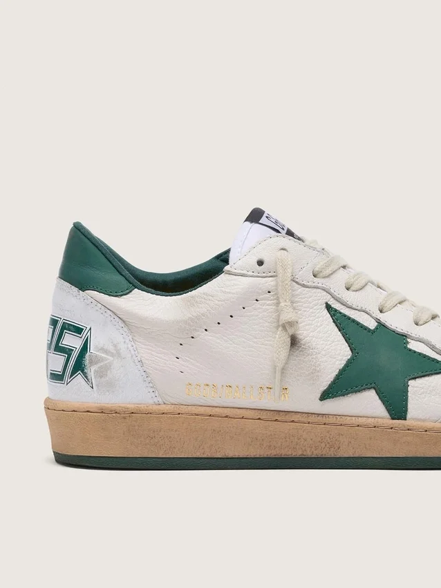 Zapatillas Ball Star para hombre en napa blanca con estrella y lengüeta en el talón de piel verde