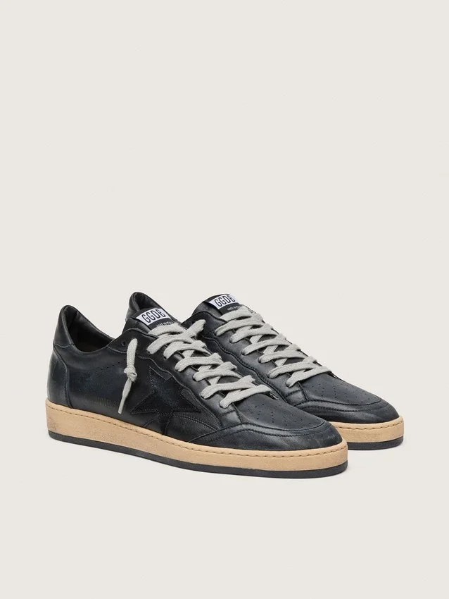 Zapatillas Ball Star para hombre en napa negra con estrella de ante y lengüeta trasera de napa