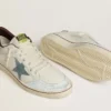 Zapatillas Ball Star para hombre en piel blanca con estrella de ante azul claro y lengüeta del talón de nubuck marrón