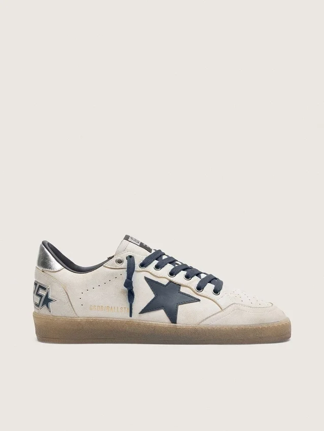 Zapatillas Ball Star para hombre en piel blanca con estrella de piel azul oscuro y lengüeta del talón de piel laminada plateada