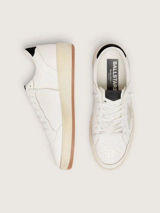 Zapatillas Ball Star para mujer con estrella de ante gris hielo y lengüeta del talón de piel negra brillante