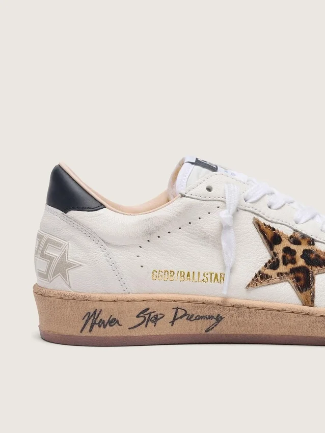 Zapatillas Ball Star para mujer con estrella de piel de potro con estampado de leopardo y lengüeta negra en el talón