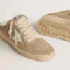 Zapatillas Ball Star para mujer en ante beige con estrella de piel blanca