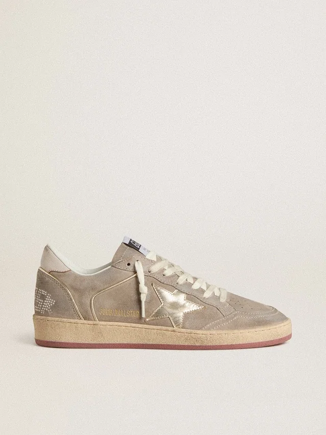 Zapatillas Ball Star para mujer en ante beige con estrella de piel metalizada dorada y letras con abalorios