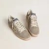Zapatillas Ball Star para mujer en ante beige con estrella de piel metalizada dorada y letras con abalorios