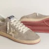 Zapatillas Ball Star para mujer en ante beige con estrella de piel metalizada dorada y letras con abalorios