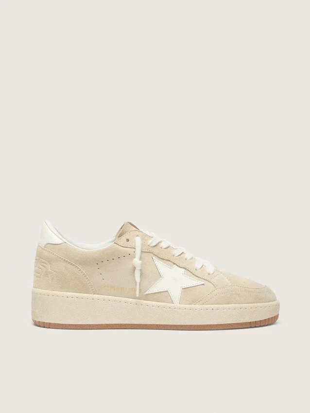 Zapatillas Ball Star para mujer en ante beige con estrella y lengüeta del talón de piel blanca