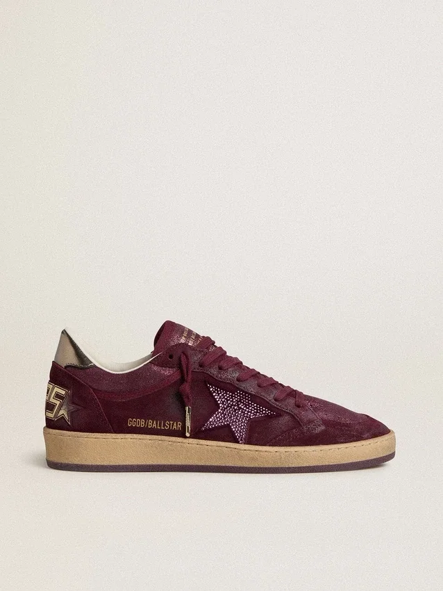 Zapatillas Ball Star para mujer en ante burdeos con estrella de cristal y lengüeta del talón de piel metalizada