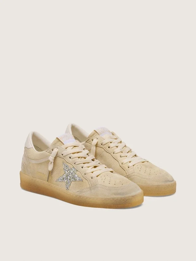 Zapatillas Ball Star para mujer en ante color perla con estrella plateada brillante