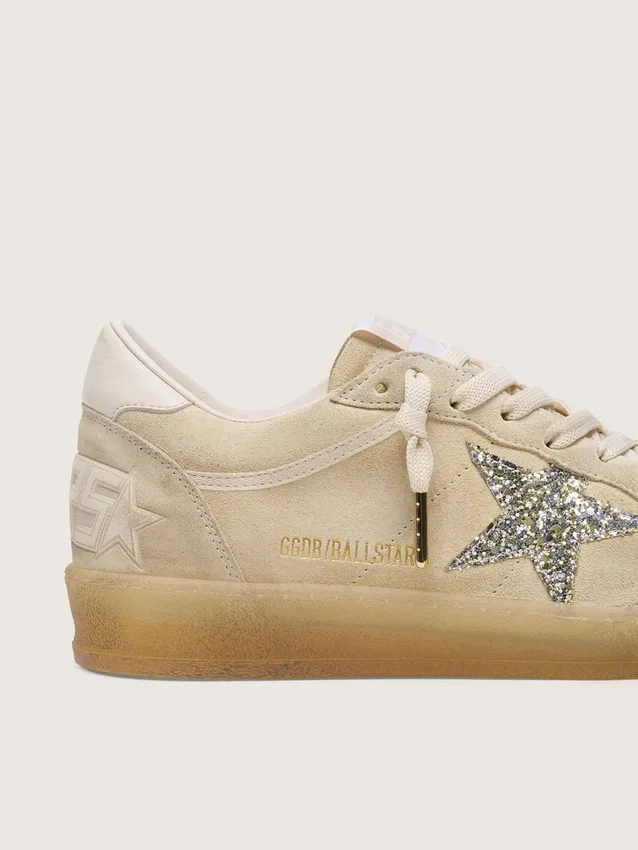 Zapatillas Ball Star para mujer en ante color perla con estrella plateada brillante