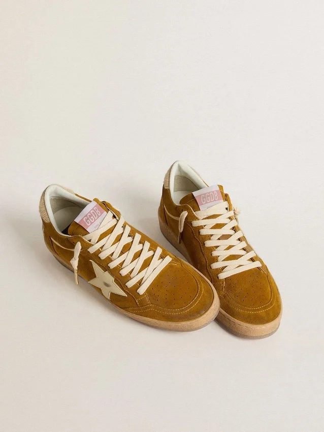 Zapatillas Ball Star para mujer en ante con estrella de piel beige y lengüeta del talón de piel de potro