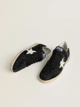 Zapatillas Ball Star para mujer en ante negro con tachuelas y estrella de piel blanca