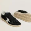 Zapatillas Ball Star para mujer en ante negro con tachuelas y estrella de piel blanca