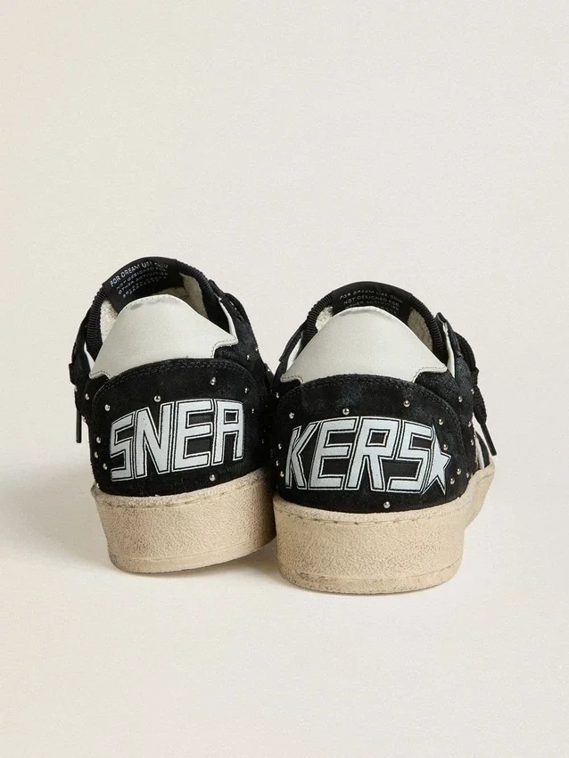 Zapatillas Ball Star para mujer en ante negro con tachuelas y estrella de piel blanca