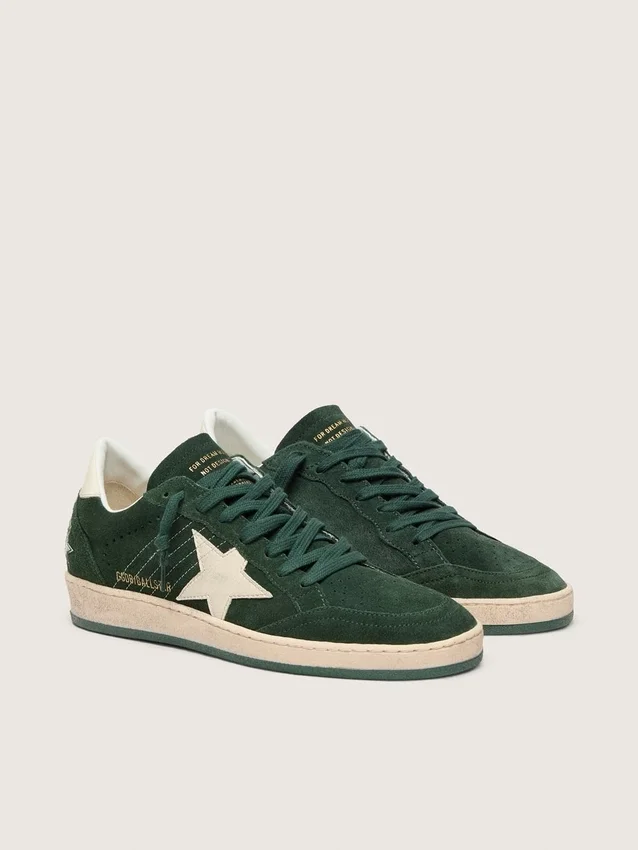 Zapatillas Ball Star para mujer en ante verde con estrella de piel blanca y lengüeta en el talón