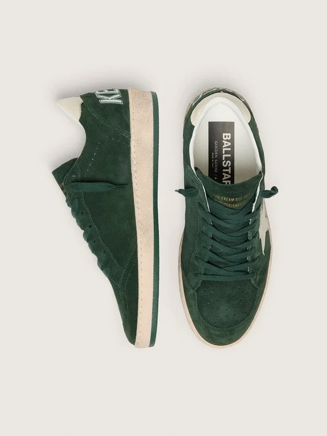 Zapatillas Ball Star para mujer en ante verde con estrella de piel blanca y lengüeta en el talón