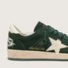 Zapatillas Ball Star para mujer en ante verde con estrella de piel blanca y lengüeta en el talón
