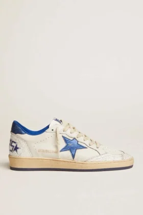 Zapatillas Ball Star para mujer en napa blanca con estrella y lengüeta en el talón de piel metalizada azul brillante