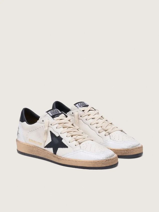 Zapatillas Ball Star para mujer en napa con estrella negra y lengüeta negra en el talón