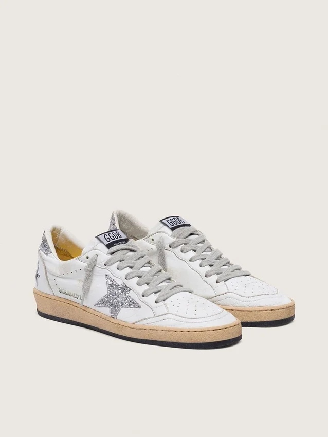 Zapatillas Ball Star para mujer en napa con estrella plateada brillante y lengüeta en el talón