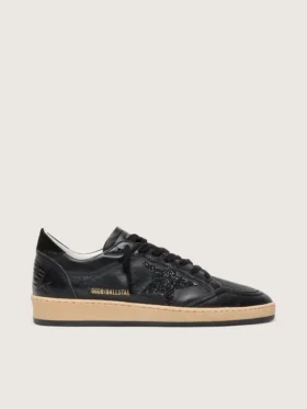 Zapatillas Ball Star para mujer en napa negra con estrella negra brillante y lengüeta de ante en el talón