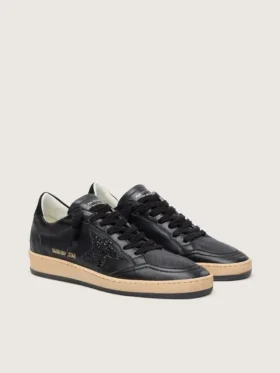 Zapatillas Ball Star para mujer en napa negra con estrella negra brillante y lengüeta de ante en el talón