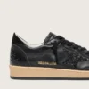 Zapatillas Ball Star para mujer en napa negra con estrella negra brillante y lengüeta de ante en el talón