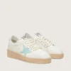Zapatillas Ball Star para mujer en piel blanca con estrella azul claro