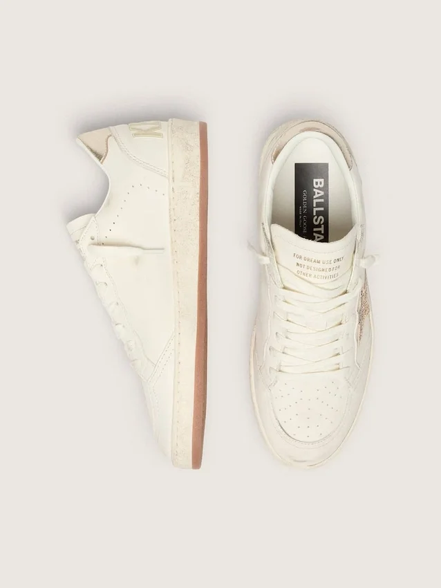 Zapatillas Ball Star para mujer en piel blanca con estrella de cristal y lengüeta metálica en el talón