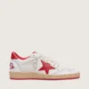 Zapatillas Ball Star para mujer en piel blanca con estrella roja y lengüeta en el talón