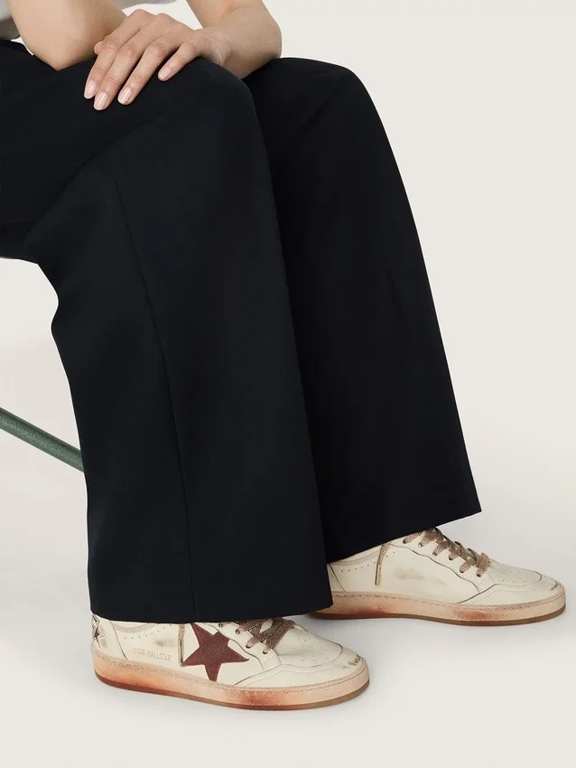 Zapatillas Ball Star para mujer en piel blanca con estrella y lengüeta del talón en piel color óxido