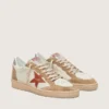 Zapatillas Ball Star para mujer en piel color crema con estrella de piel rojo ladrillo e inserciones de ante