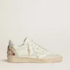Zapatillas Ball Star para mujer en piel con estrella de ante platino y bordado floral multicolor
