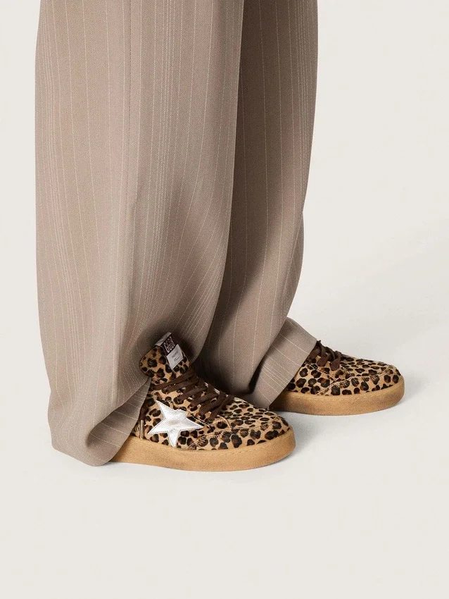 Zapatillas Ball Star para mujer en piel de potro con estampado de leopardo, estrella de piel platino y lengüeta del talón de piel blanca