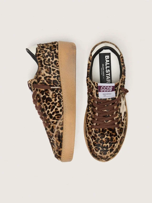 Zapatillas Ball Star para mujer en piel de potro con estampado de leopardo, estrella de piel platino y lengüeta del talón de piel blanca