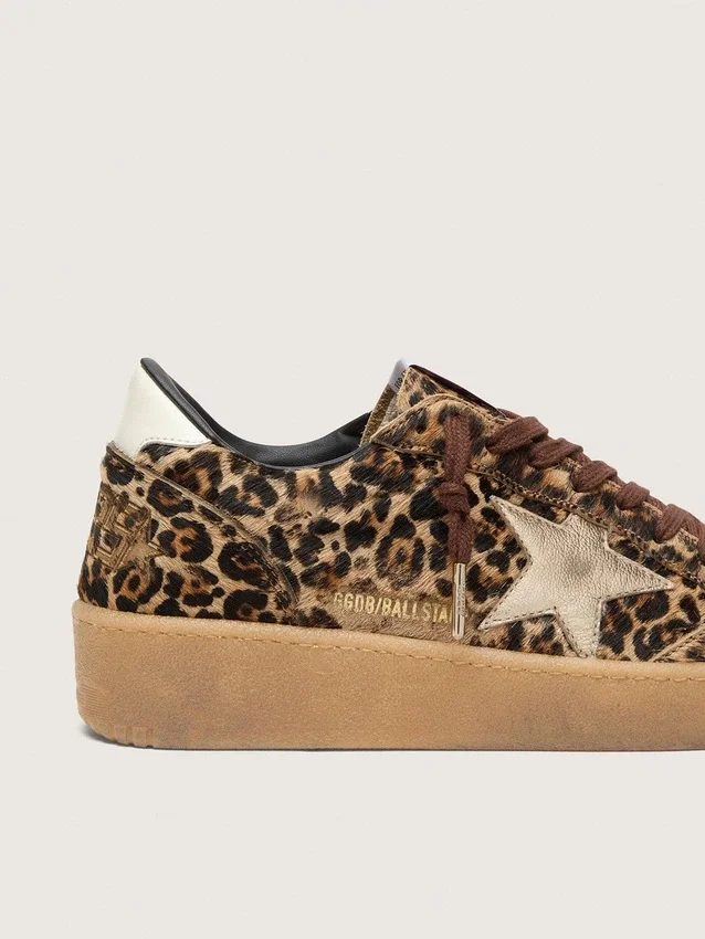 Zapatillas Ball Star para mujer en piel de potro con estampado de leopardo, estrella de piel platino y lengüeta del talón de piel blanca