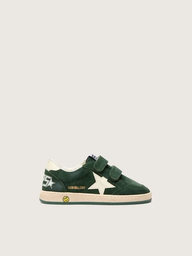 Zapatillas «Ball Star» para niños en ante verde bosque con estrella y lengüeta en el talón de piel color crema