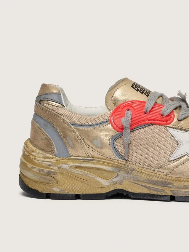Zapatillas Dad-Star para hombre en piel laminada dorada y malla, con estrella de piel blanca y lengüeta trasera de piel dorada