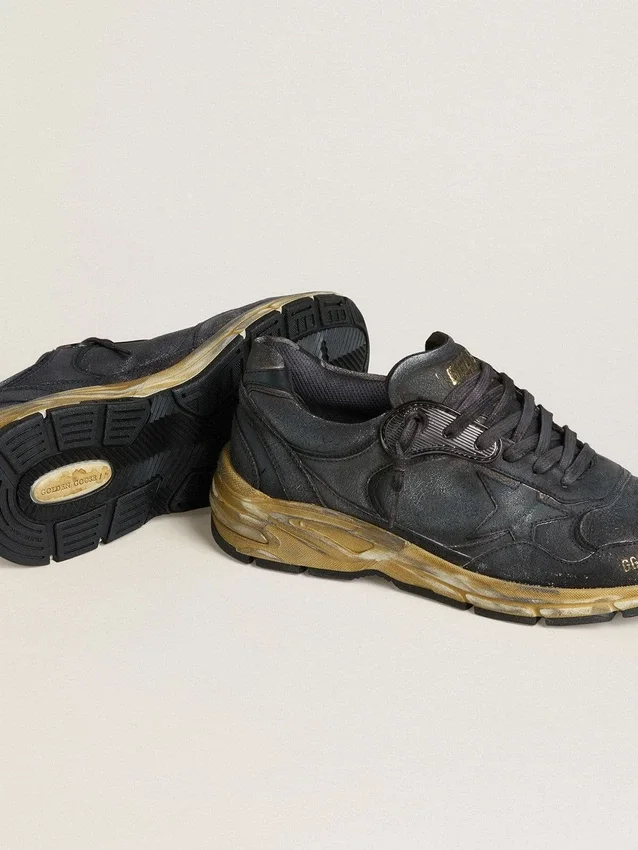 Zapatillas Dad-Star para mujer en piel naplak y craquelada negra con estrella y lengüeta del talón negras