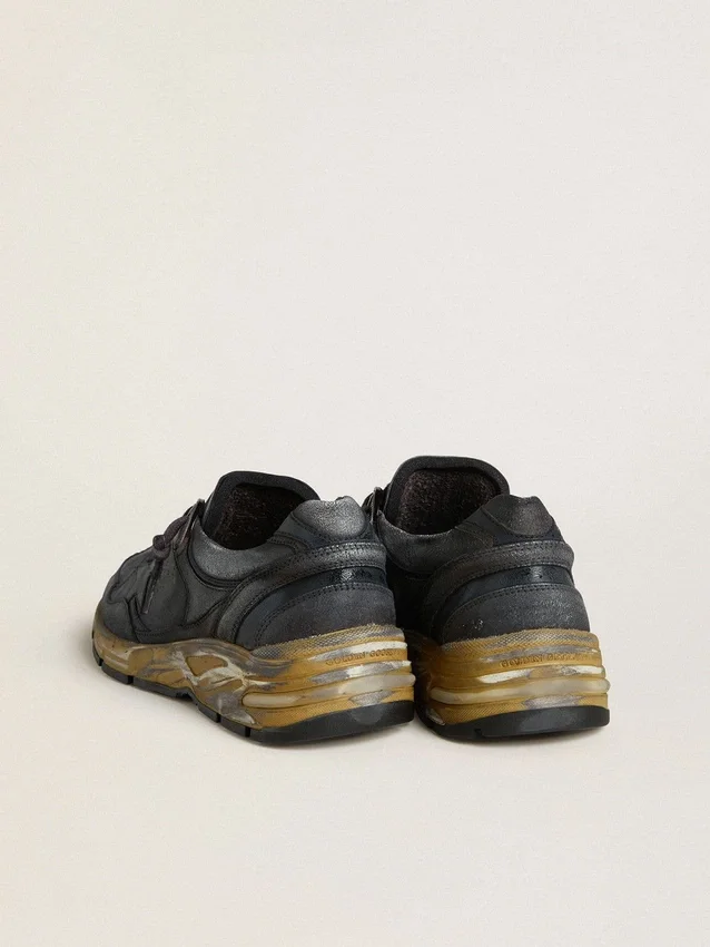 Zapatillas Dad-Star para mujer en piel naplak y craquelada negra con estrella y lengüeta del talón negras
